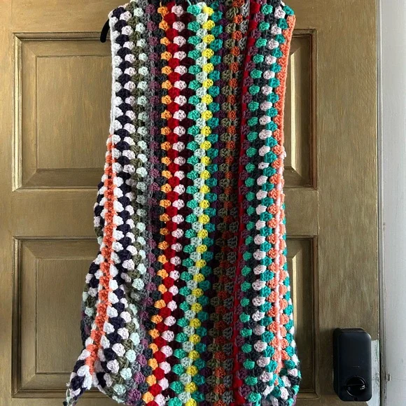 Crochet vest - Picture 2 of 5